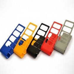 Kompaktna-metalna-stojka-organajzer-RED-za-4-distancionni-1