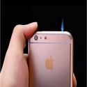 Super-atraktivna-zapalka-iPhone-6-na-gaz-perfektno-kopie-s-vgradeno-LED-fenerce-2258