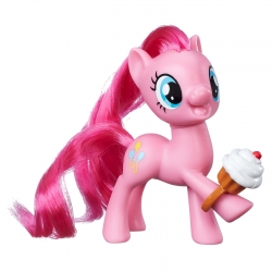 Malkoto-poni-razlicni-vidove-s-aksesoar-1181412