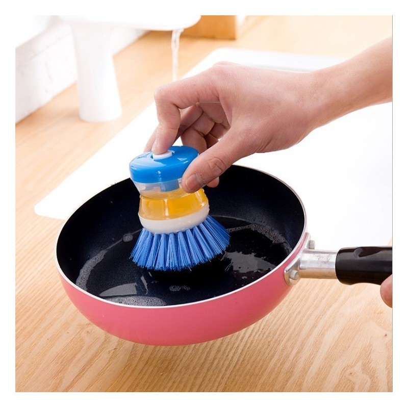Домакинска четка за миене с контейнер за препарат