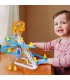 Играчка патета катерещи се по ескалатор и пързалка